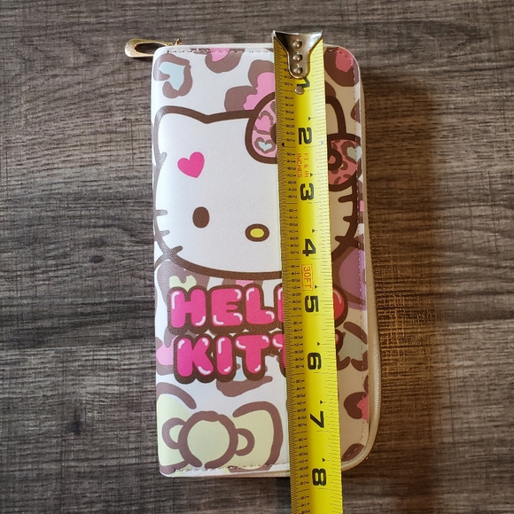 🍒🍒 Hello Kitty Wallet - Picture 8 of 10